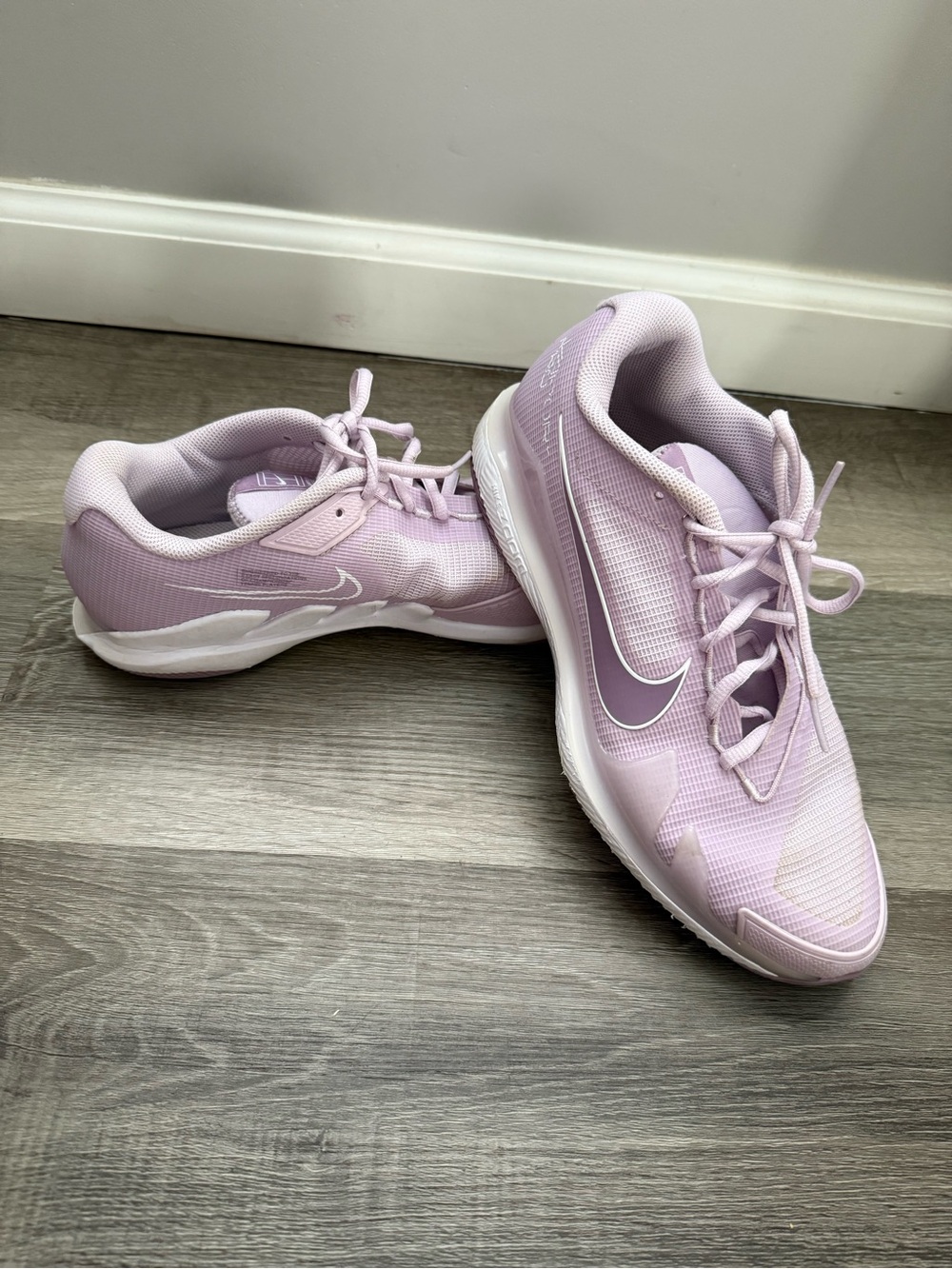 Nike Women's Pastel Lavender Athletic Sneakers